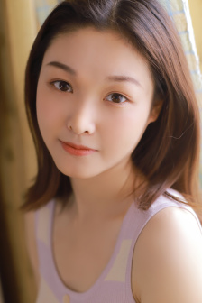 不纽扣衣孩